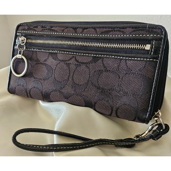 Coach Handbags - Coach Black Signature Canvas and Patent Leather Wristlet Wallet